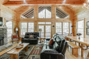 Cabin Near Helen, GA Hot Tub & Firepit